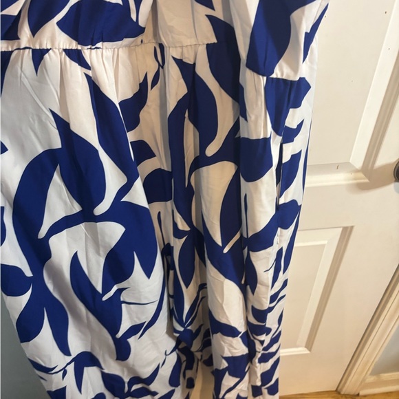 BloomChic Blue and White Leaf Print jumpsuit size 18-20 EUC - Picture 5 of 5